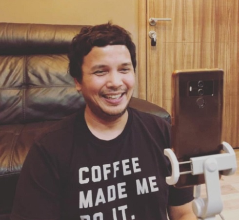 Kisah Sukses Pemilik Warunk Upnormal, Berawal dari Sedekah 1.000 Porsi Nasi Goreng