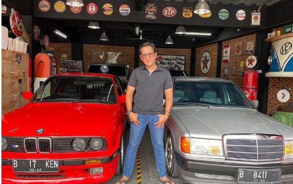 Intip Daftar Artis Paling Banyak Koleksi Mobil, dari Toyota Alphard sampai Rolls-Royce Phantom