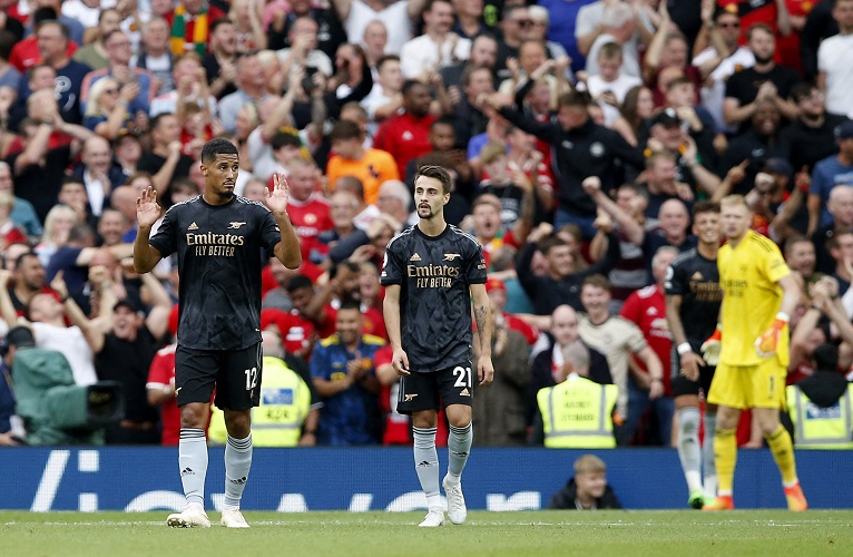 Arsenal Dihajar Man United, Ruang Ganti The Gunners Penuh Orang Frustrasi