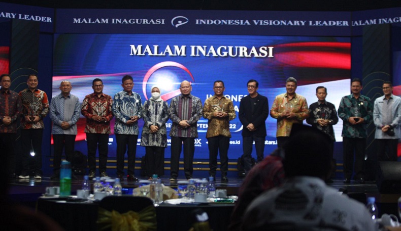 Putri Almarhum Tjahjo Kumolo Menangis Terharu di Malam Inagurasi IVL 2022