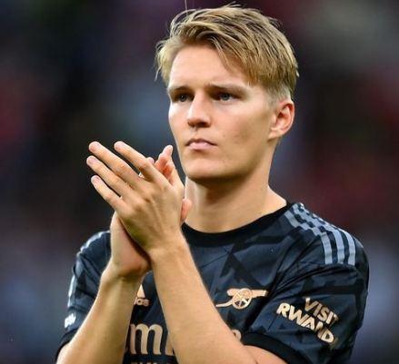 Sentuhan Odegaard ke Eriksen Jadi Bahan Debat, Kapten Arsenal Tidak Pelanggaran?