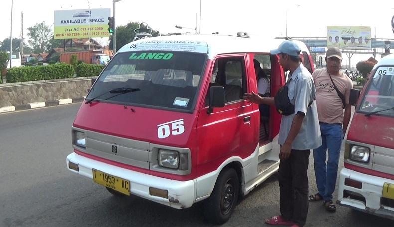 Tuntut Penyesuaian Tarif, Sopir Angkot di Purwakarta Sweeping Angkutan Umum