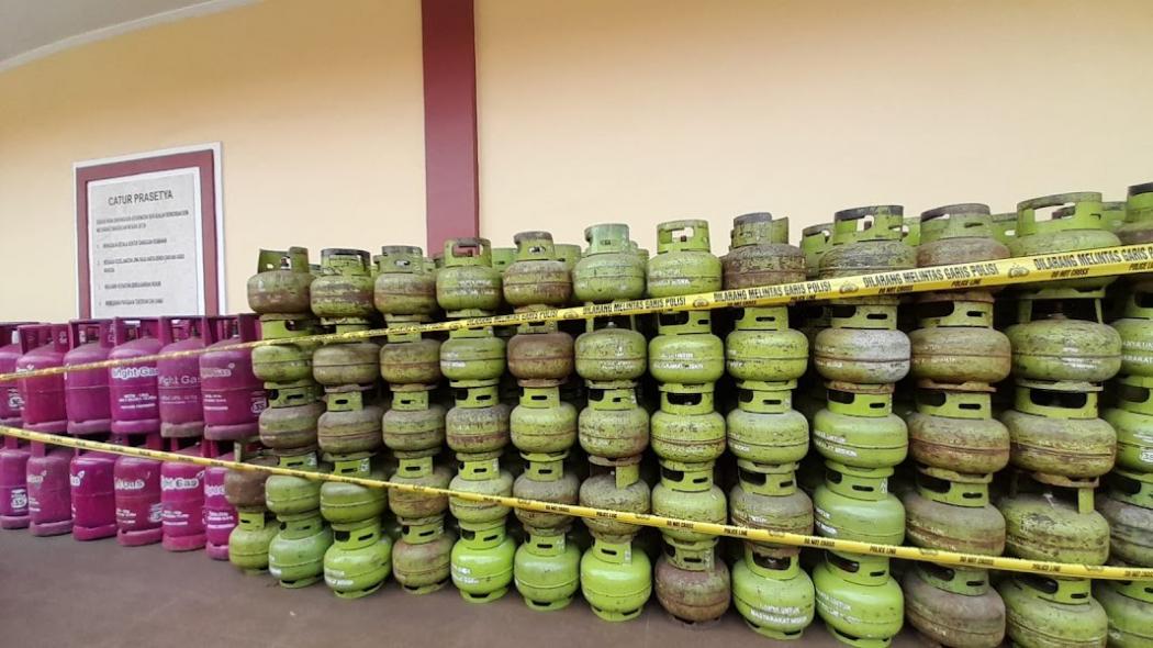 Polisi Gerebek Warteg di Bogor Jadi Tempat Pengoplosan Tabung Gas