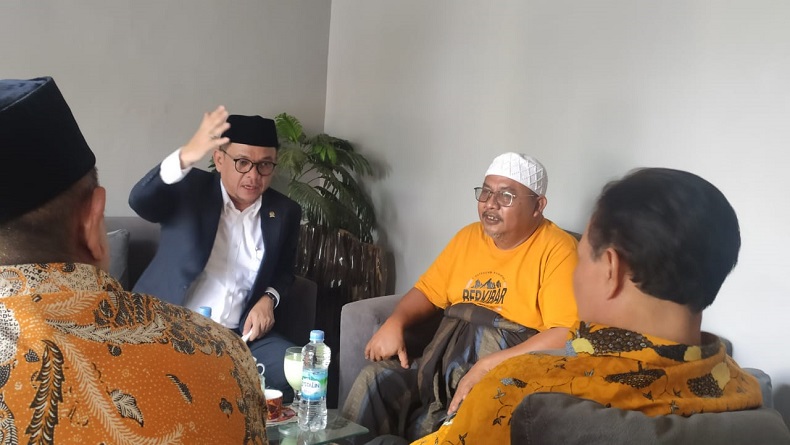 Perkuat Dukungan Ulama dan Santri, Ketua Golkar Jabar Sambangi Ponpes di Tasikmalaya