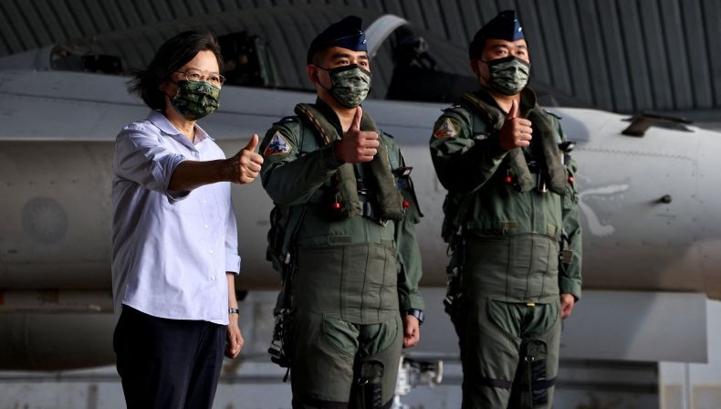 Presiden Taiwan Sebut Militernya Kini Lebih Kuat, China Patut Waspada