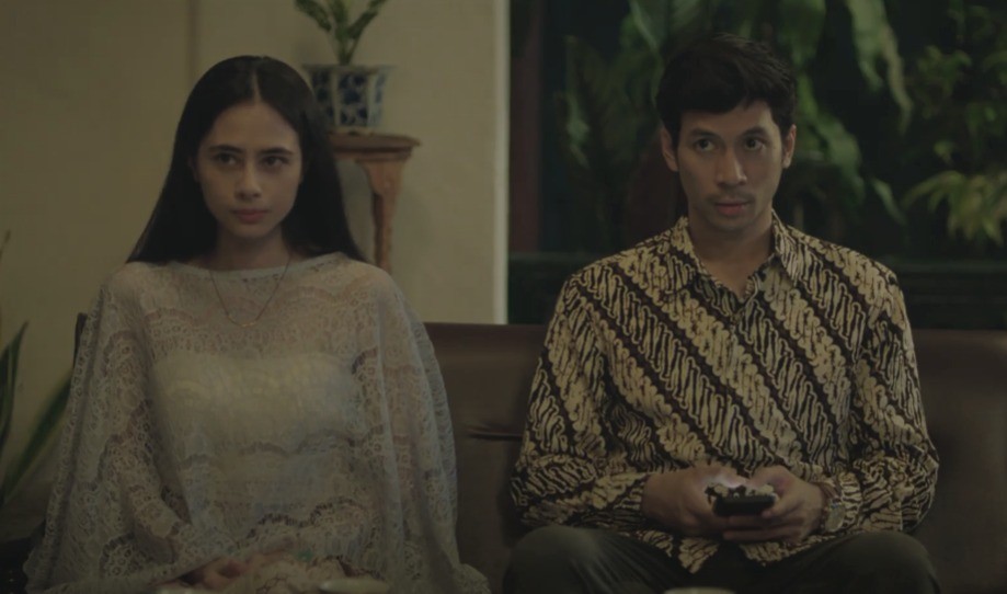 Saksikan Vision+ Originals Royal Blood Episode 3: Dilema Antara Jodoh Pilihan Orang Tua Atau Mempertahankan Kekasih