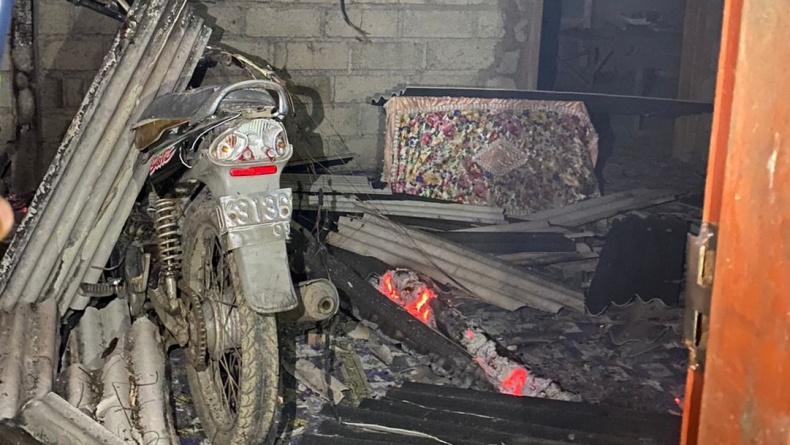 ODGJ di Banyuwangi Ngamuk, Bakar Rumah dan Motor Orang Tua