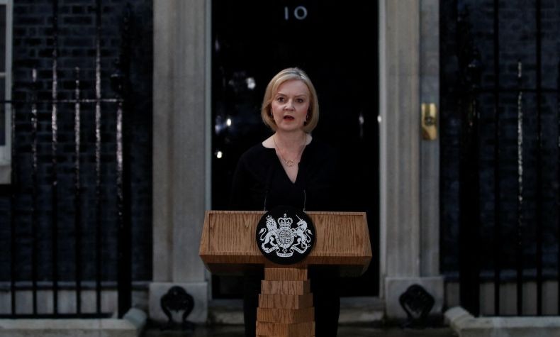 Liz Truss Mundur, Rusia: Bye bye!