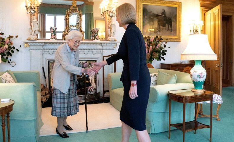 Foto Ratu Elizabeth Masih Bugar saat Setujui Liz Truss sebagai PM Inggris pada Selasa
