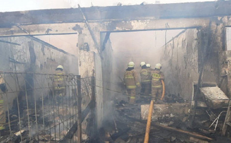 Kebakaran Hanguskan 7 Rumah di Cengkareng Minggu Pagi, 1 Mobil Ikut Terbakar