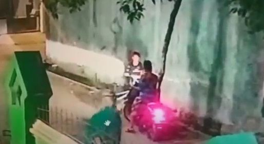 Oknum Ketua RT di Gowa Tabrak dan Aniaya Bocah 10 Tahun, Aksinya Terekam CCTV
