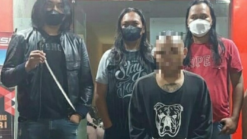 Pria Sonder Tomohon Ini Nekat Bawa Sajam, Bikin Resah Warga di Pasar Wilken 