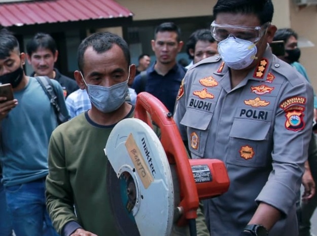 Polrestabes Makassar Musnahkan 940 Buah Sajam Hasil Sitaan Batalyon 120