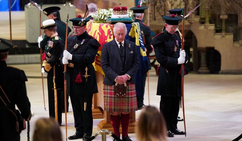 Jenazah Ratu Elizabeth II Diterbangkan ke London Hari Ini