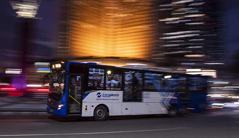 Dishub DKI Minta Masyarakat Tetap Gunakan Masker di Transportasi Umum meski PPKM Dicabut