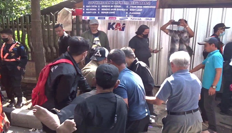 PT KAI Eksekusi Rumah di Bandung, Penghuni Ngamuk Nyaris Baku Hantam dengan Petugas