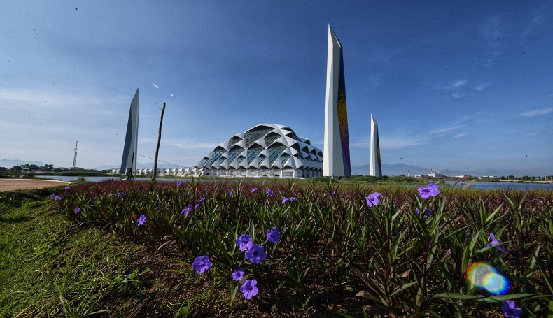 Masjid Terapung Al-Jabbar Segera Diresmikan, Ridwan Kamil Targetkan Akhir 2022