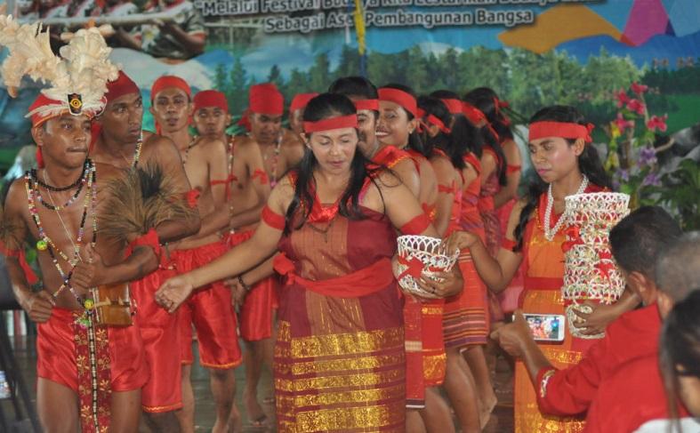 11 Bahasa Daerah di Indonesia yang Hampir Punah, Terbanyak dari Maluku