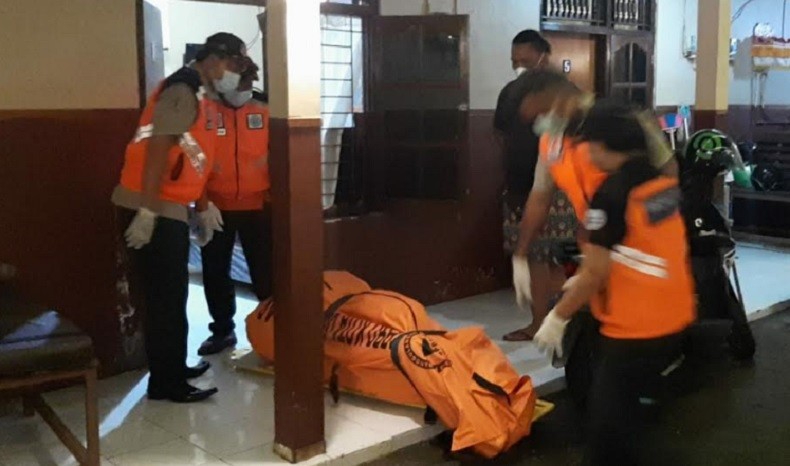Geger Pria Denpasar Tewas Membusuk di Kamar Kos, Penyebab Kematian Ditelusuri