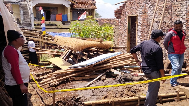 Sebelum Dirobohkan Rentenir, Rumah Warga Banyuresmi Garut Dijual Sepihak Rp20,5 Juta