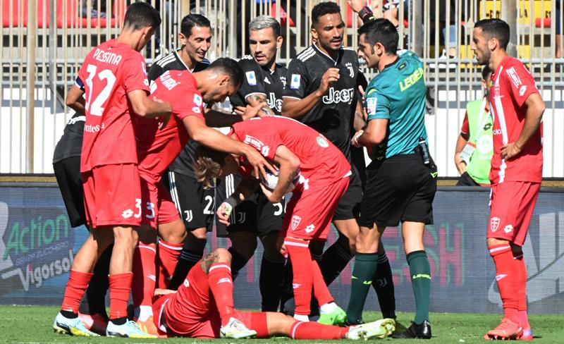 Hasil Liga Italia: Di Maria Kartu Merah, Juventus Dikalahkan Tim Juru Kunci