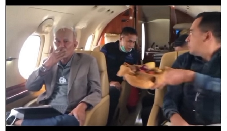 Viral Ketua Banggar DPR Said Abdullah Merokok saat Naik Jet Pribadi, Ini Kata PDIP