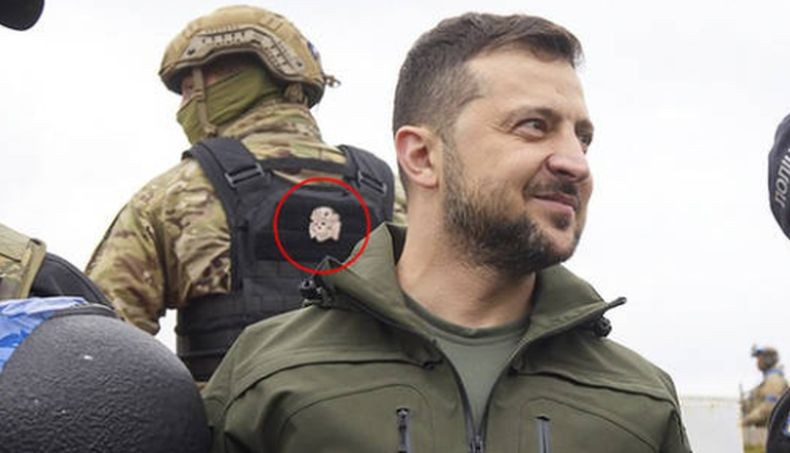 Heboh Foto Presiden Zelensky Dikawal Tentara Ukraina Gunakan Simbol Pasukan Nazi