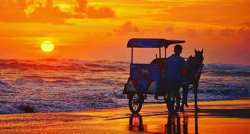 Inikah Keindahan Pantai Parangtritis yang Sebenarnya? Wisatawan Bisa Lupa Mitos Nyi Roro Kidul