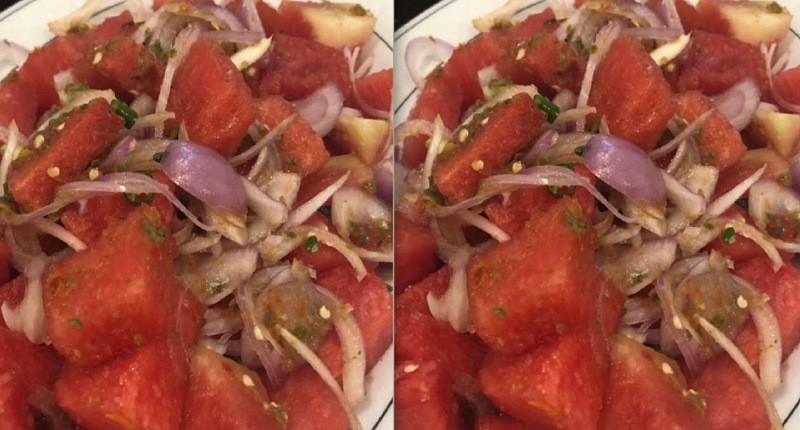 Viral Semangka Dibuat Tumisan dengan Bawang Merah, Mau Coba?