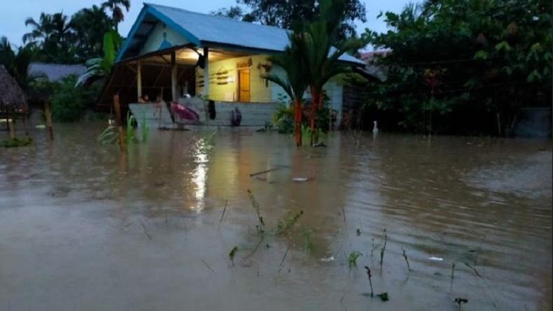 Banjir Setinggi 1 Meter Rendam Permukiman di Mentawai, Warga Mengungsi