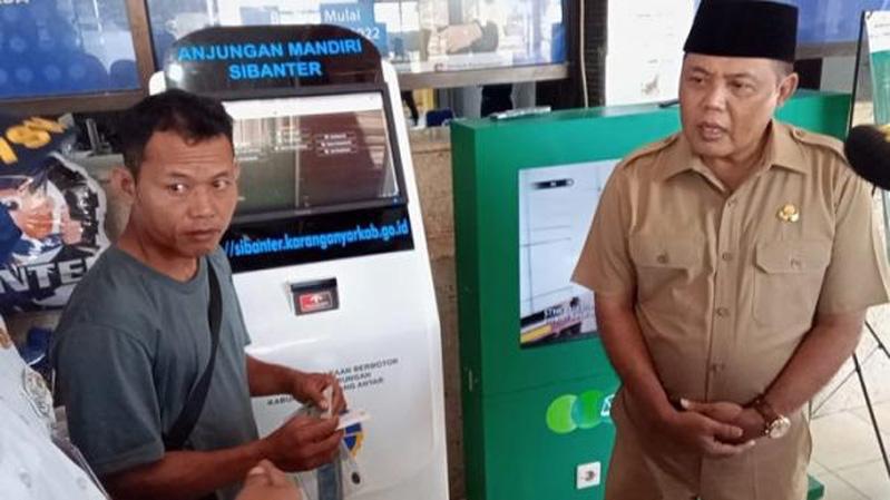 Bupati Karanganyar Marahi Pegawai Dishub gegara Tak Bisa Jelaskan Aplikasi KIR