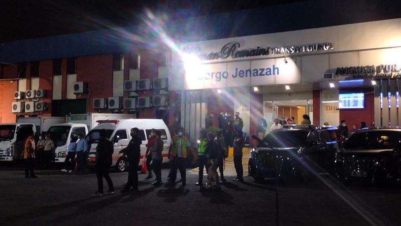 Jenazah Azyumardi Azra Tiba di Bandara Soetta