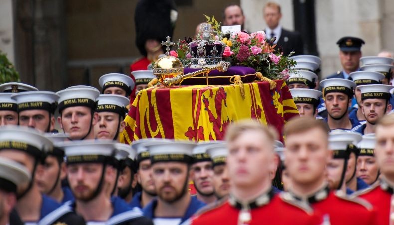 Prosesi Pemakaman Dimulai, Peti Ratu Elizabeth II Dibawa ke Westminster Abbey