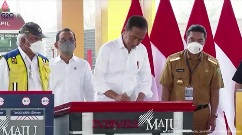 Resmikan Jalan Tol Cibitung-Cilincing dan Serpong-Balaraja Seksi I, Jokowi: Bisa Percepat Mobilitas Barang