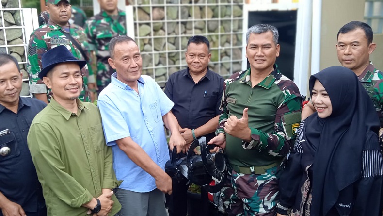 Suparman Reborn Meriahkan Acara Pangdam Siliwangi Serahkan Alat dan Teknologi Pertanian di Garut