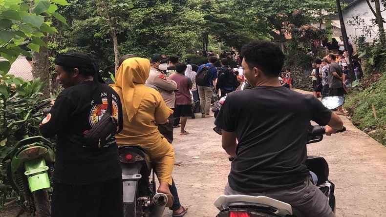 Ngeri, Perempuan di Gunung Hejo Purwakarta Tewas dengan Luka Menganga di Leher  