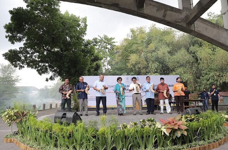 Berdayakan Masyarakat Sekitar Kampus, UGM Luncurkan Program Kibar
