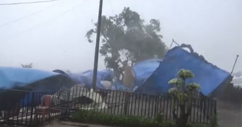 Detik-detik Puting Beliung Terjang Atap Rumah Warga, Masjid dan TK di Maros