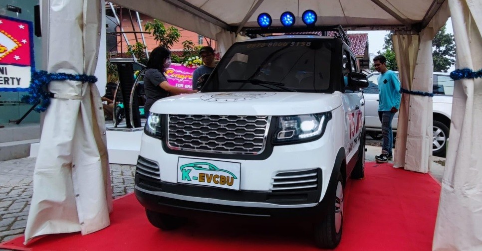 Canggih, Mobil Listrik Termurah di Indonesia Ini Punya Atap Panel Surya