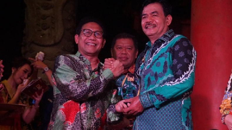 Inisiasi Ambulance Gratis 24 Jam Soguna Ba Zato, Bupati Nias Barat Boyong Penghargaan KDI 2022