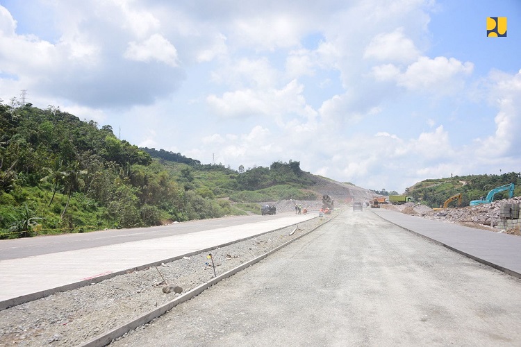 Menteri PUPR Targetkan Tol Cisumdawu Seksi 1-4 Beroperasi Desember 2022