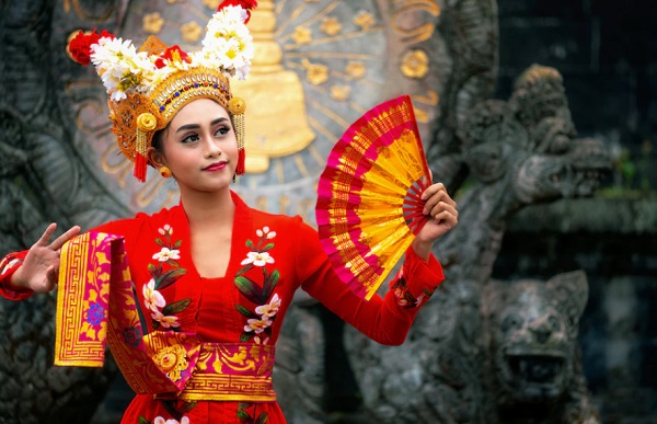 14 Gerakan Dasar Tari Tradisional Nusantara dari Kepala hingga Kaki