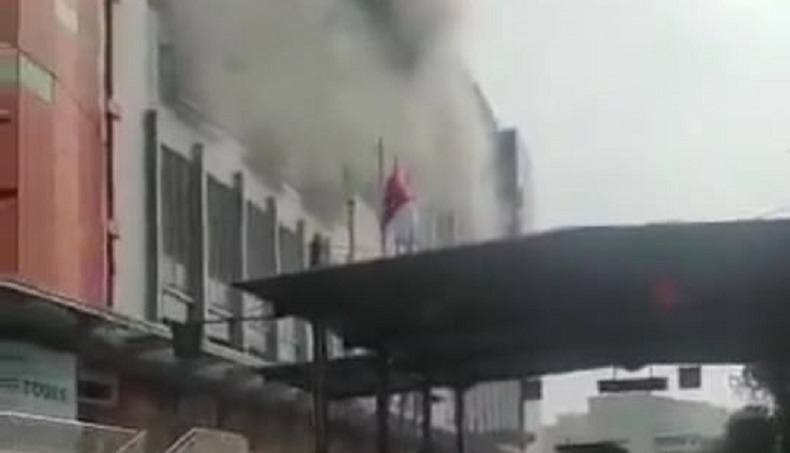 Gedung LTC Glodok Terbakar, Diduga akibat Korsleting Listrik