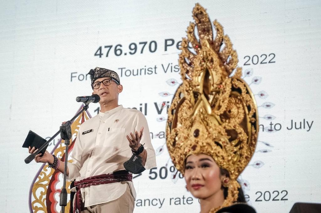 Sukses Kembangkan Desa Wisata, Sandiaga Uno Raih Penghargaan dari UNWTO