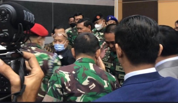 Selesai Rapat di DPR, Jenderal Dudung Beri Hormat kepada Jenderal Andika
