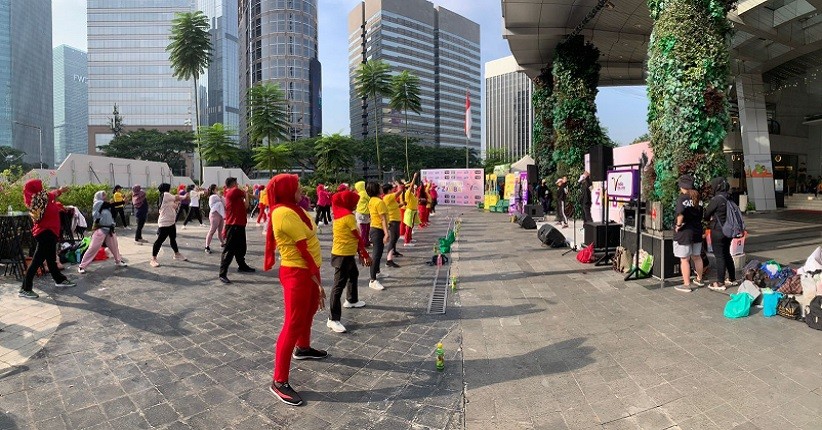 Awali Akhir Pekan dengan Energi Baru, V Radio Gelar Let’s Get Healty with Zumba di CFD Sudirman