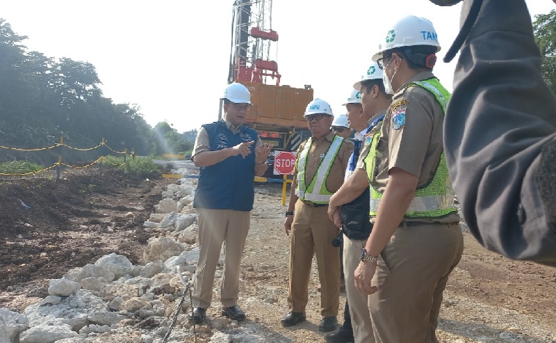 Anies Sidak Proyek Saringan Kali Ciliwung di Jagakarsa: Sampah Banyak Datang dari Luar Jakarta