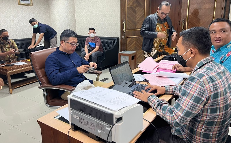 Akhir 6 Tahun Pelarian Handoko Lie, Terpidana Mafia Tanah PT KAI Serahkan Diri ke Kejagung