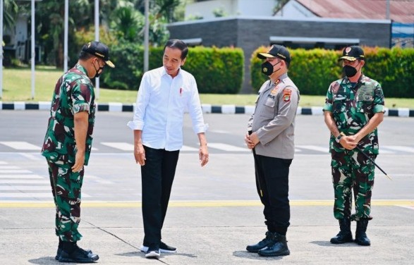 Jokowi ke Sulawesi Tenggara, Bagikan BLT BBM