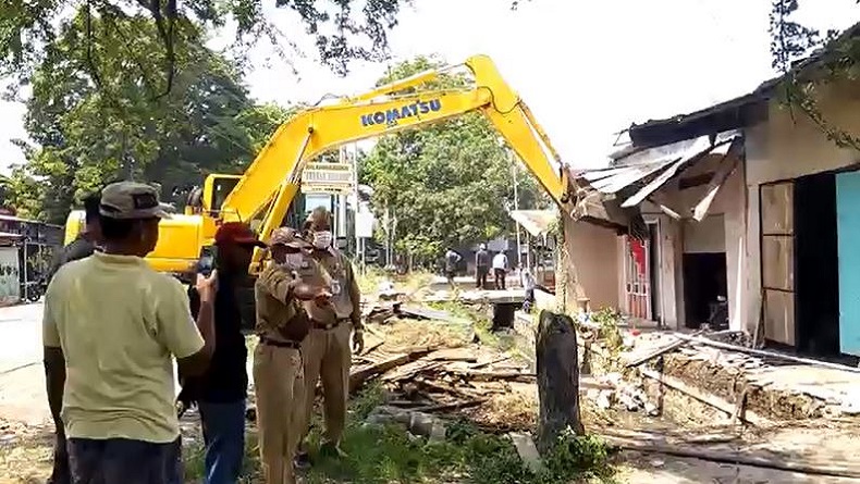 Langgar Aturan, Puluhan Bangunan di Kendal Ditertibkan Satpol PP Jateng
